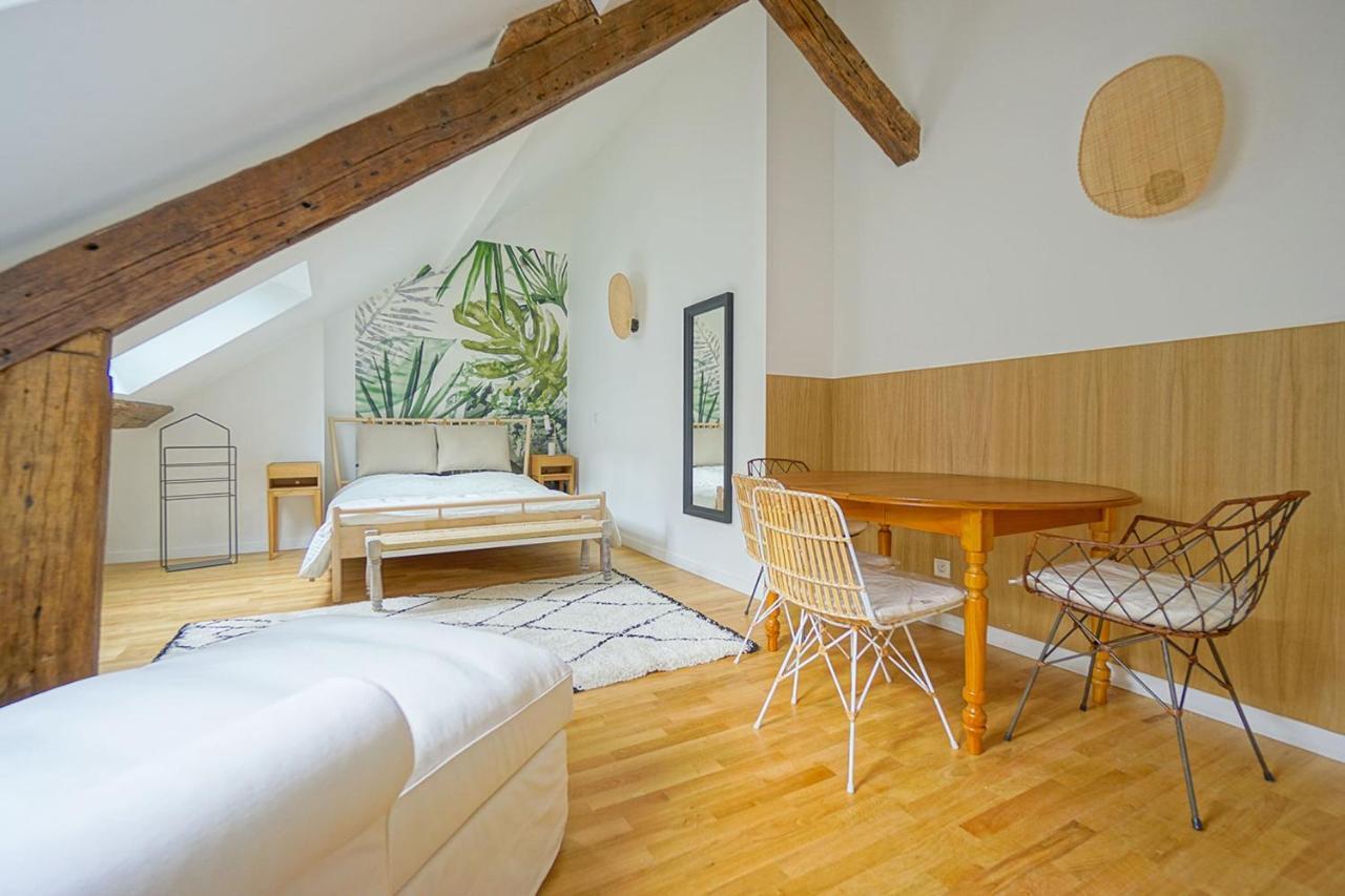 Beautiful Bright Apartment Near The Marais Париж Экстерьер фото
