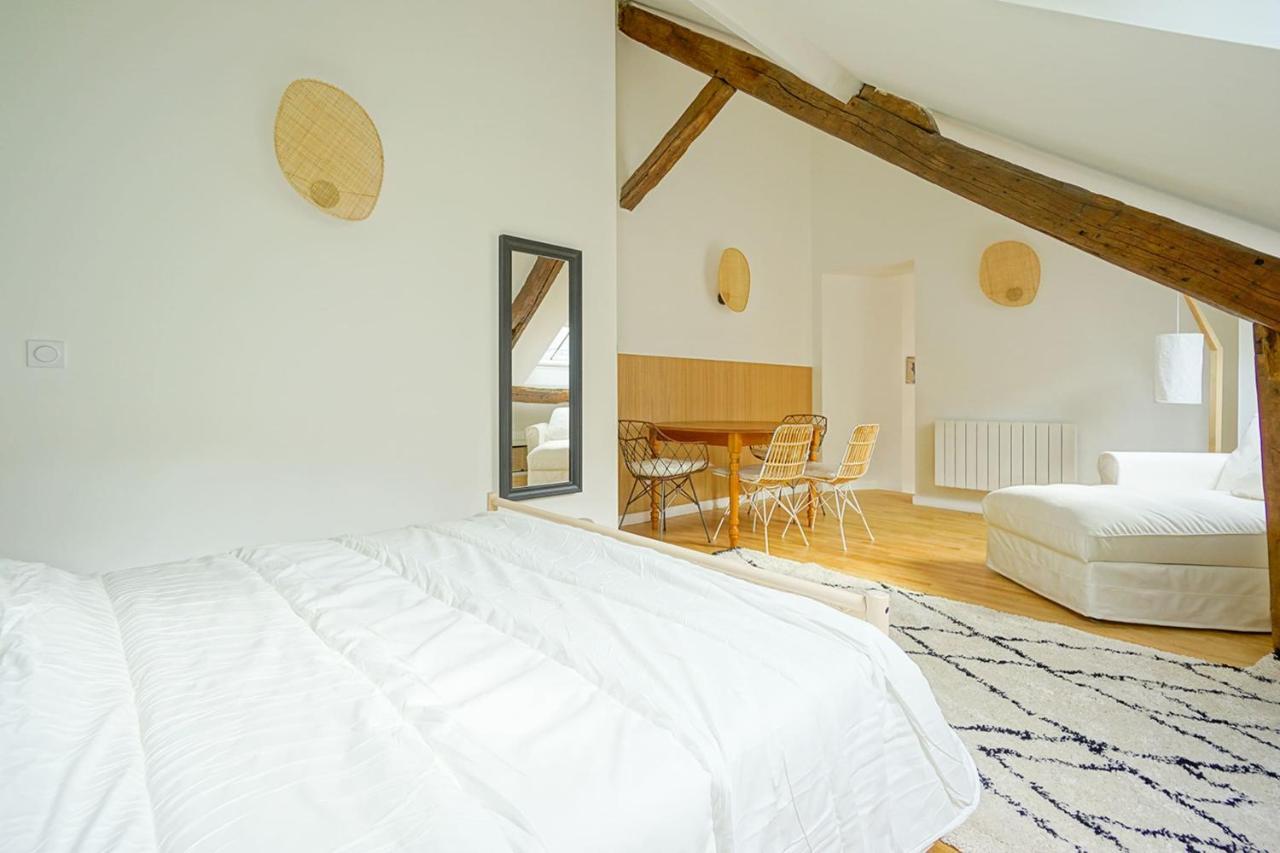 Beautiful Bright Apartment Near The Marais Париж Экстерьер фото