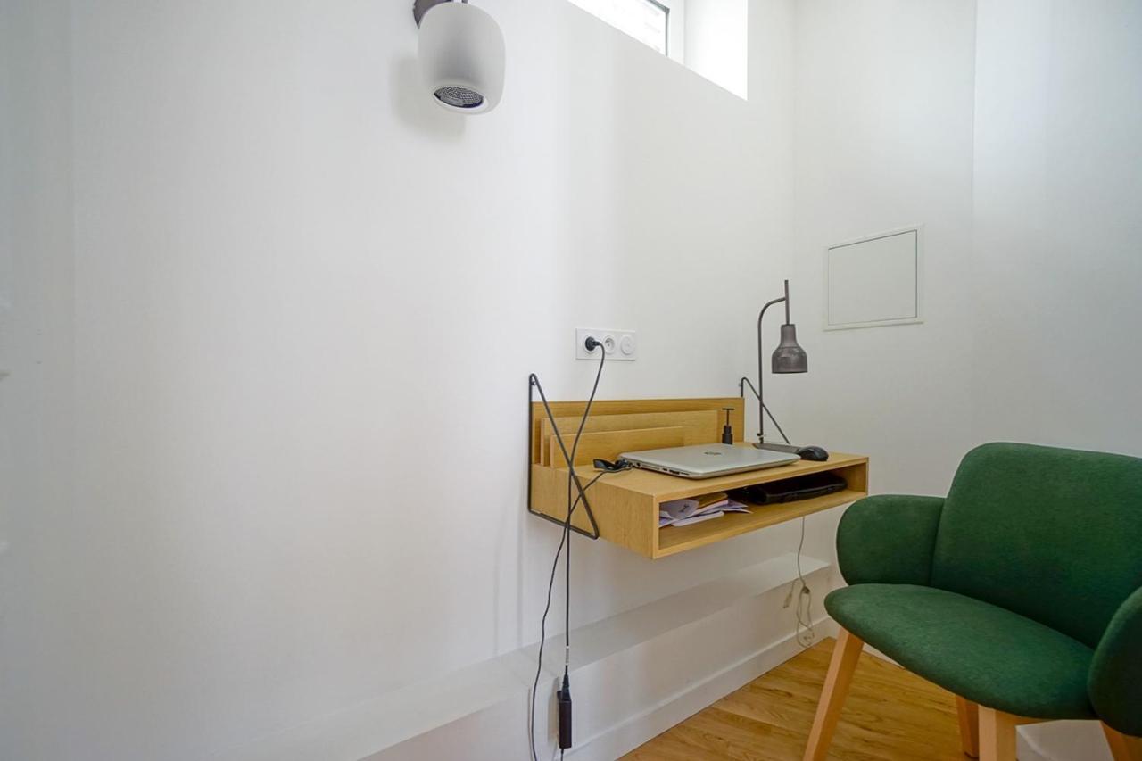 Beautiful Bright Apartment Near The Marais Париж Экстерьер фото